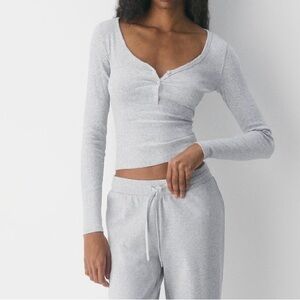 Aritzia Light Gray Long Sleeve Henley Crop